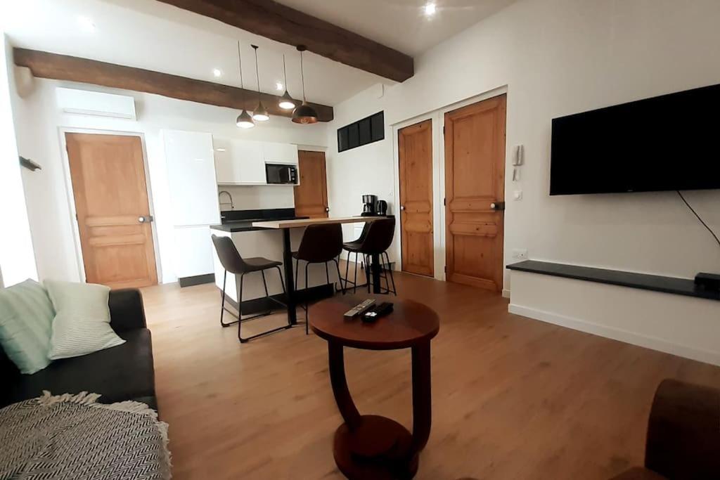Classe 4 Etoiles - Cybele - Centre Ville 2 Chambres, Cour Privative Et Garage 维也纳 外观 照片