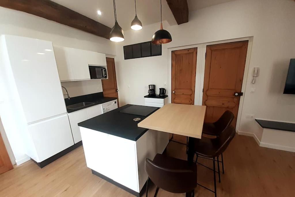 Classe 4 Etoiles - Cybele - Centre Ville 2 Chambres, Cour Privative Et Garage 维也纳 外观 照片